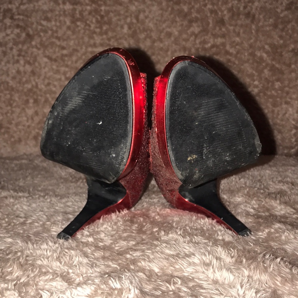Red heels - Picture 4 of 4